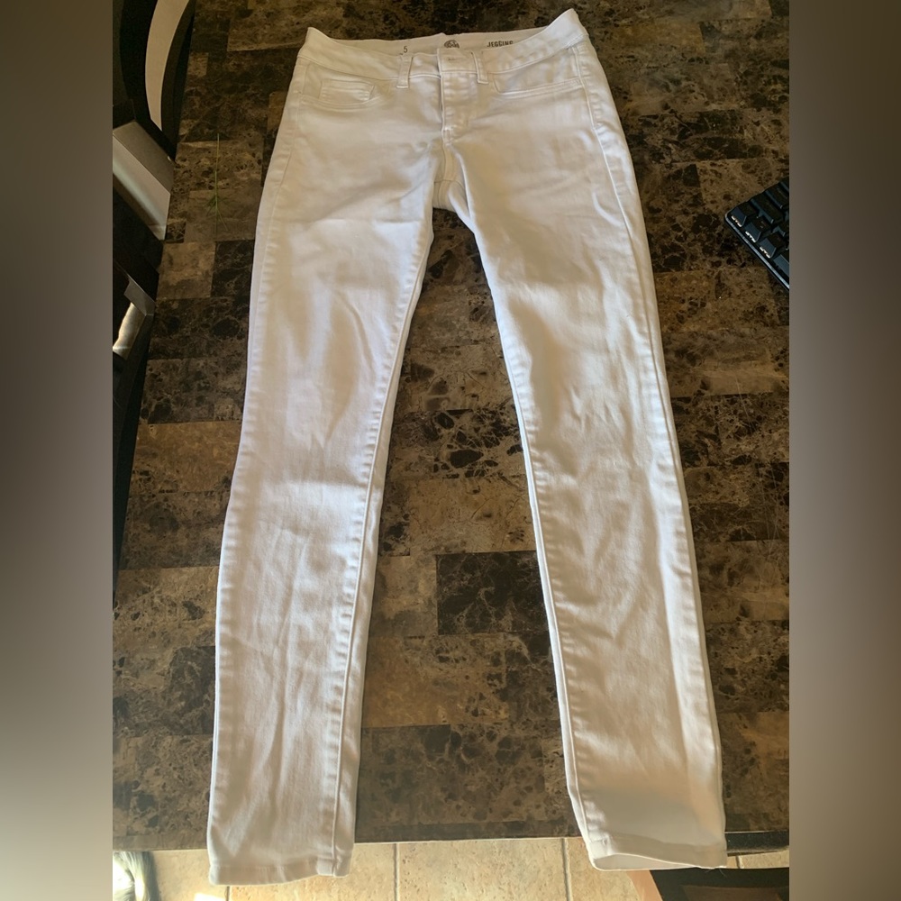 White SO skinny jeggings pants size 5